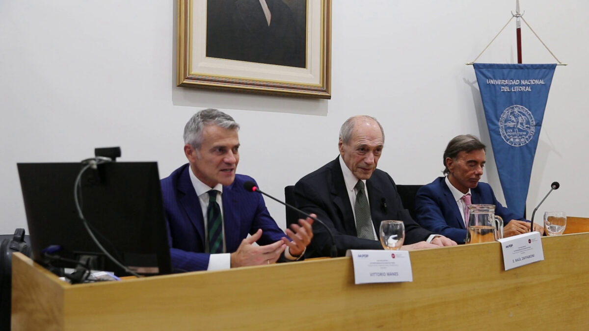 Conferencias magistrales de E. Raúl Zaffaroni y Vittorio Manes